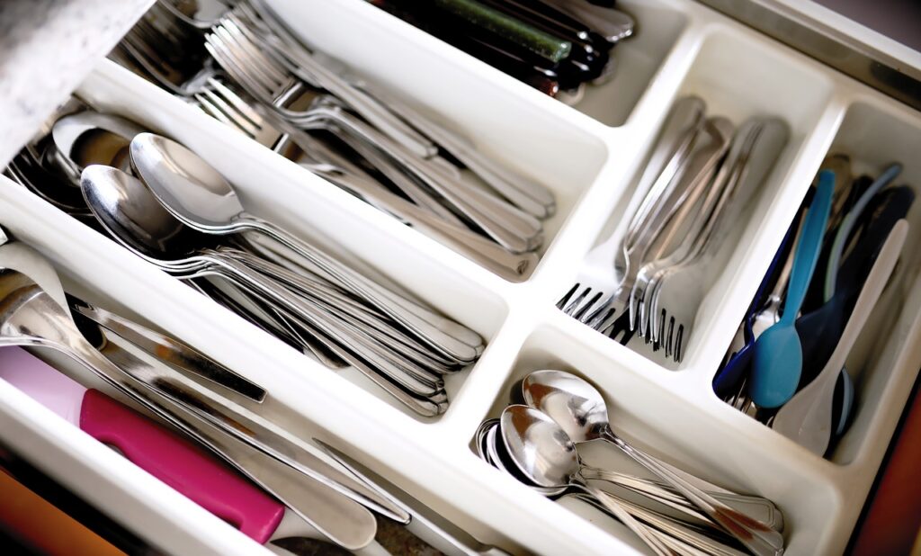 cutlery, drawer, household-5156696.jpg